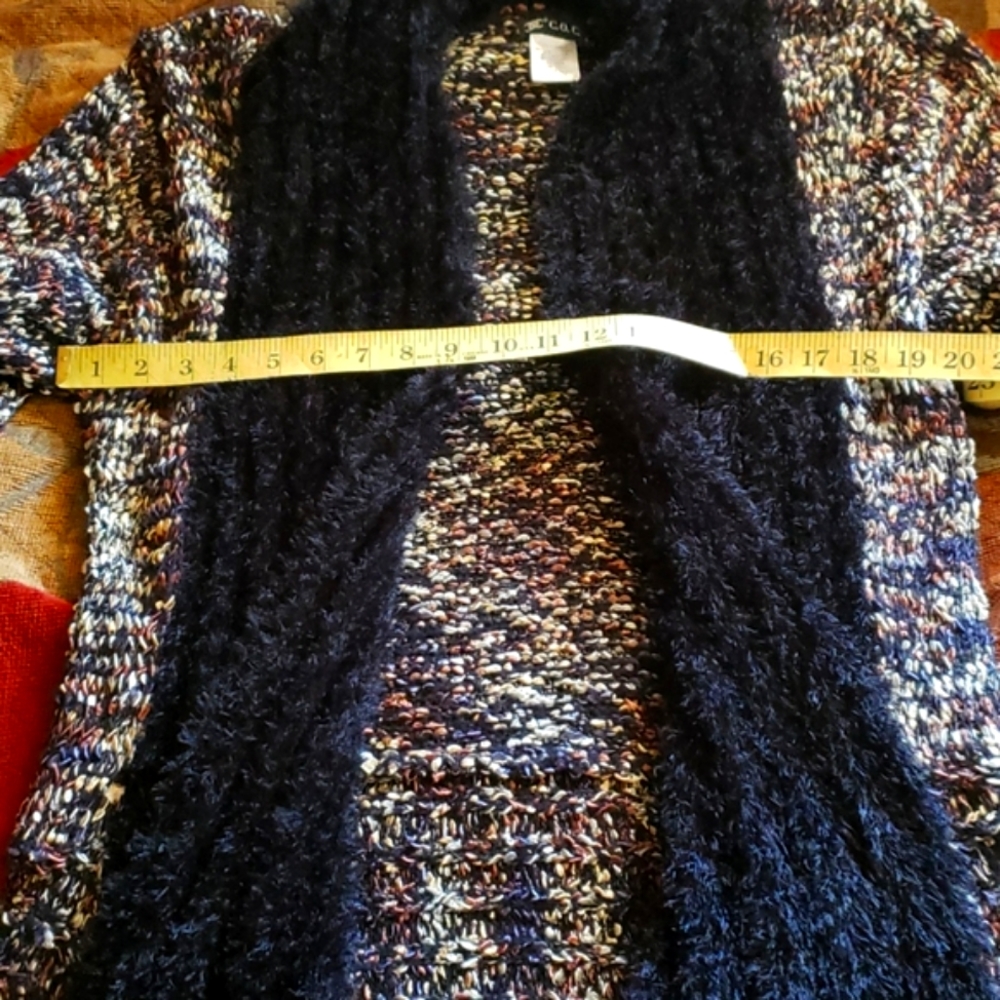 sweater - Picture 4 of 5